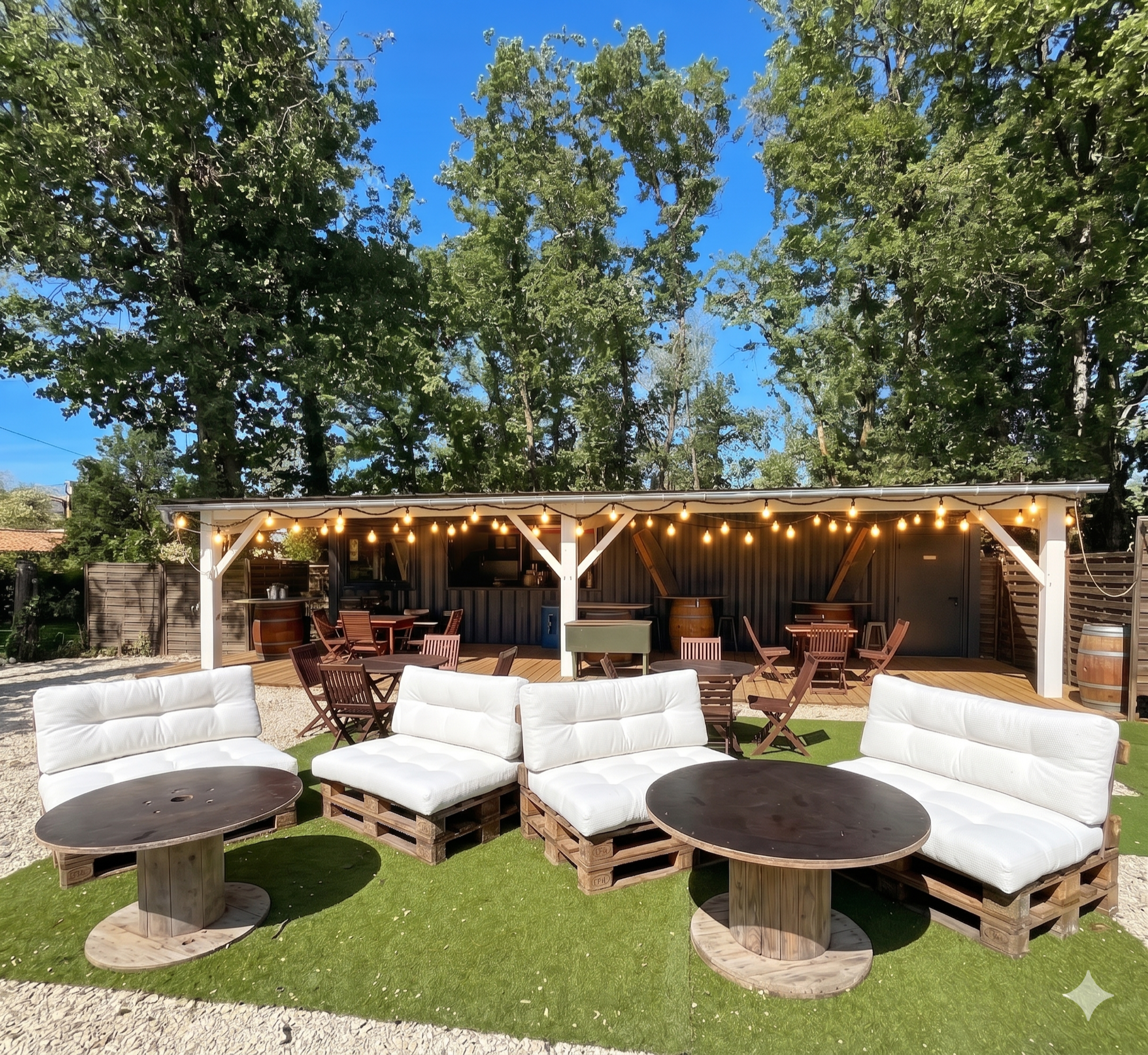 Bistro met zicht op het meer