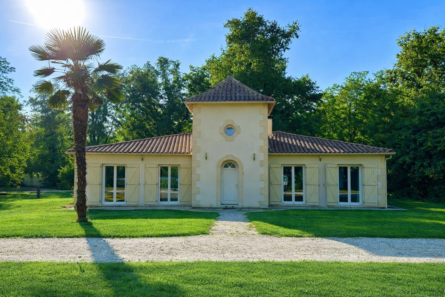 Voorgevel van het hoofdhuis