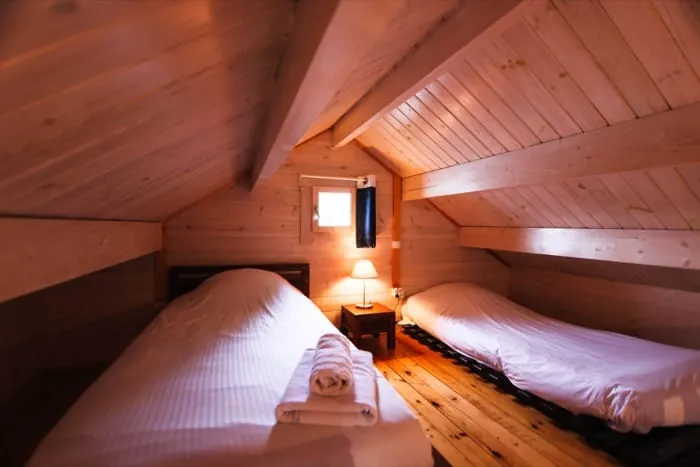 Bedroom with a view in the Crique chalet