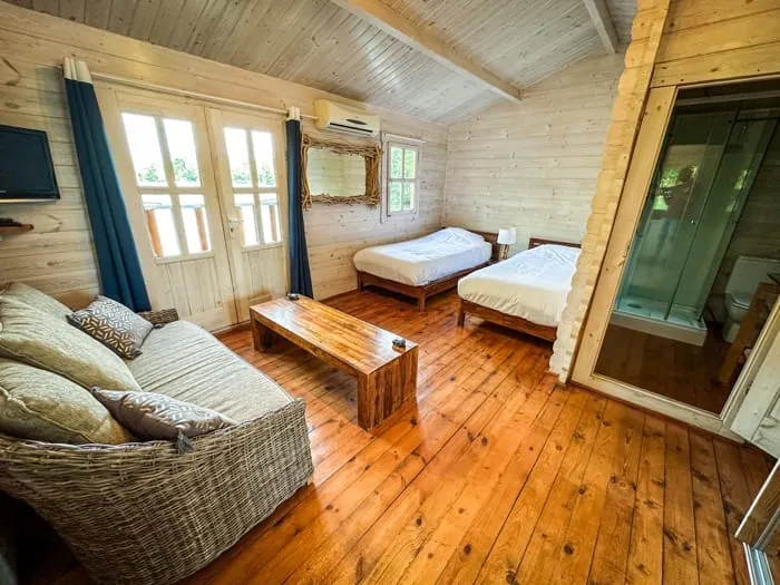 Chalet familial Les Nénuphars vu depuis la berge